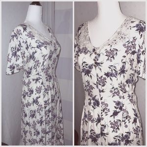 Vintage 80’s White Floral Dress W/Lace Collar